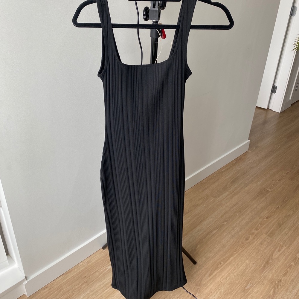 H&M Black Maxi Ribbed Dress with Slit in Back S